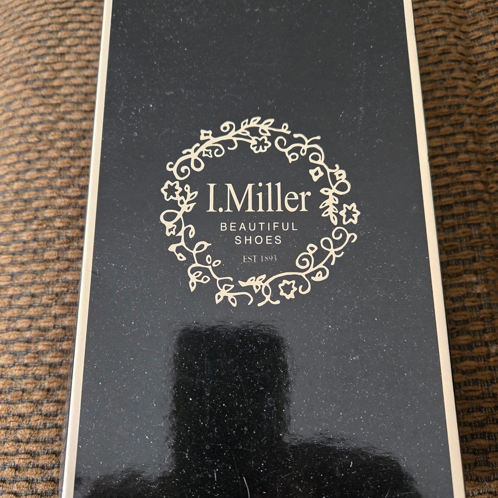 Brand NEW In Box open Toe Heels